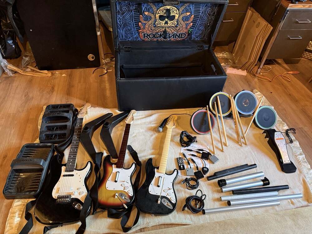 Playstation Rock Band Bundle With Leather Chest And Stratocaster Guitar (RARE)
